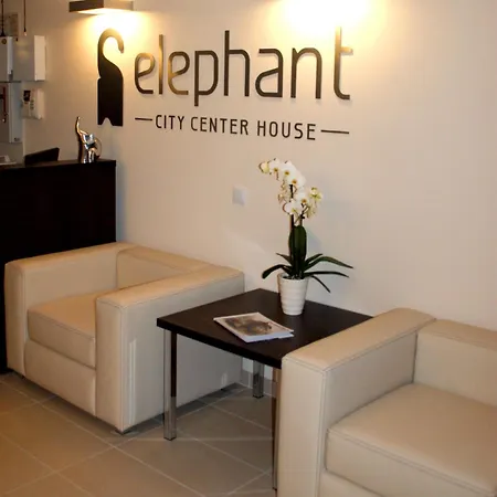 펜션 Center House Elephant *