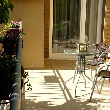 Center House Elephant 3* Познань